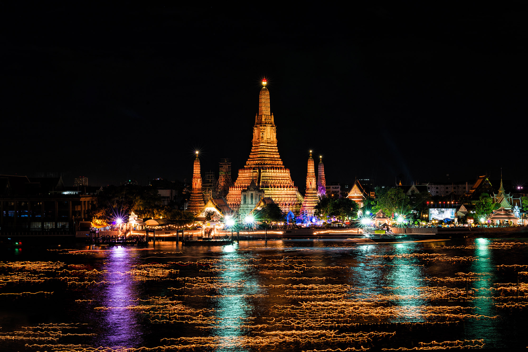 Wat Arun, Temple of Dawn on Chao Phraya river